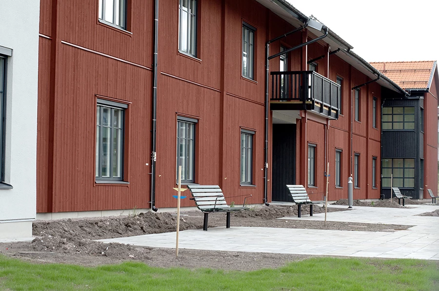 Ett stort rött hus