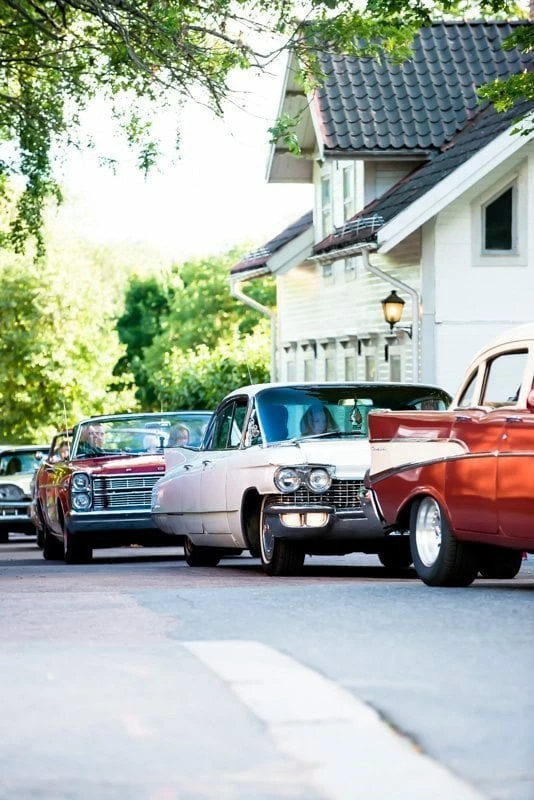 Gamla bilar vid cruisingen i Säter