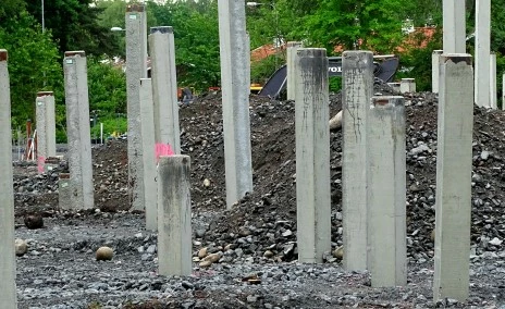 Pålar för husgrund.