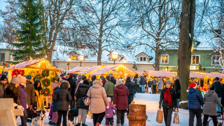 Julmarknad på Rådhustorget i Säter