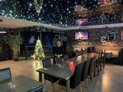 Leyla på restaurang Athena. Foto: Säters kommun.