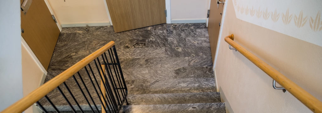 Trapphus i ett flerfamiljsjus