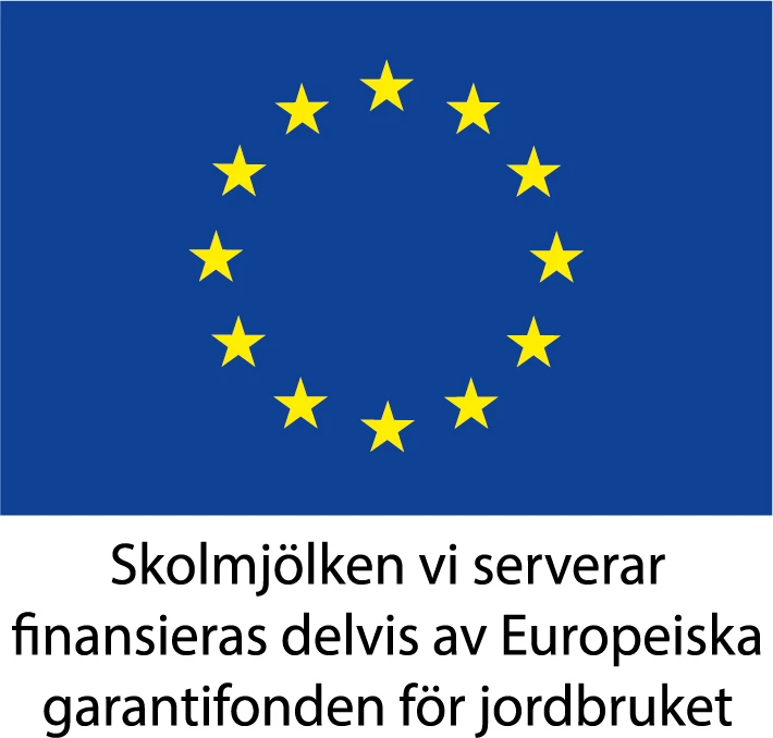 Skolmjölk finansieras delvis av Europeiska garantifondenfrån förskola till gymnasium. Syftet med detta EU-stöd är att ge fler elever möjlighetatt dricka mjölk i skolan.För att få del av skolmjölksstödet måste skolan genomföra kompletterande utbildningsåtgärder som syftar till att lära barnen mer om jordbruk, miljö och omhållbar och bra mat i allmänhet.Utbildningsåtgärder som ingår i den ordinarie undervisningen kring hållbar utvecklingför såväl hälsan som miljön är enligt Jordbruksverket godkända insatser.Därutöver finns andra åtgärder som skolor och förskolor kan genomföra som ocksåkan räknas som godkända insatser:mätning av matsvinnbordsryttare i restaurangerna med information om hållbar matplanscher med kostcirkeln eller liknande information på skolan eller i restaurangenutställningar i skolrestaurangen på temat hållbar matgårdsbesökhälsovecka, miljövecka, närproducerat vecka eller liknandeodlingar, exempelvis på en förskolaklimatavtrycksmätningar (CO²) av måltidenmatrådmåltidspedagogiMer information om skolmjölksstödet finns på Jordbruksverkets webbplats.