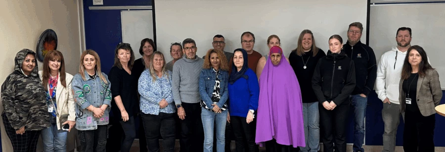Elever och lärare på Dahlander kunskapscentrum tillsammans med verksamheter från kommunen, företag och Arbetsförmedlingen.