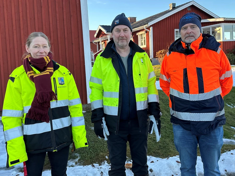 Liv Almstedt, chef för Vatten och Återvinning i Säters kommun, Anders Källström, projektledare för Vatten & Återvinning i Säters kommun samt Magnus Bohman, VD för Grytnäs gräv är nöjda med projektet med en ny avloppsledning för Gustafsbornas avloppsvatten.