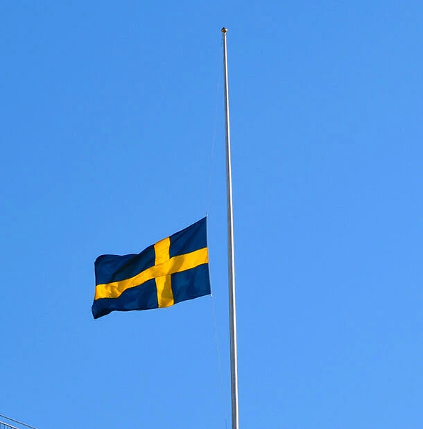 Halv stång flaggning.