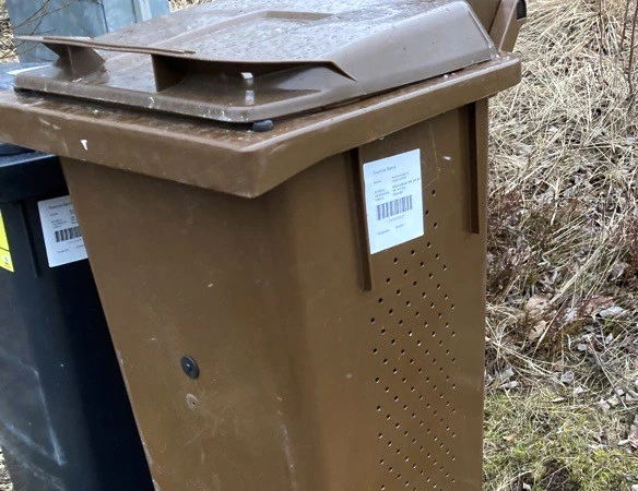Brunt sopkärl