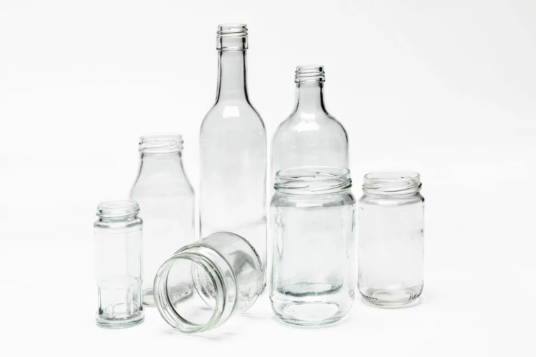 Ofärgade glasflaskor