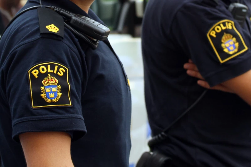 Poliser i uniform.