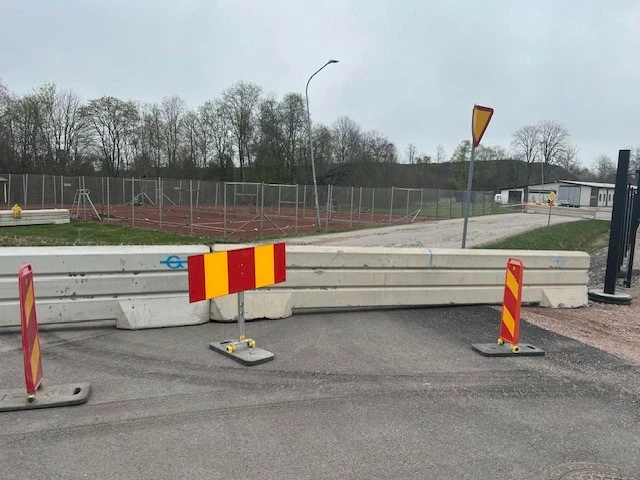 Avstängning av Kungsgatan vid tennisplanen.